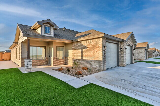 Photo - Iron Horse 2 bedroom 2 bathroom!