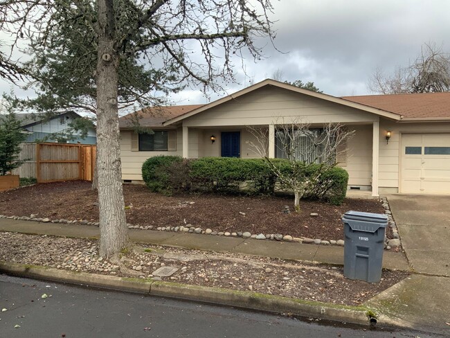 2 Bedroom Duplex in Springfield - 2 Bedroom Duplex in Springfield Casa Adosada