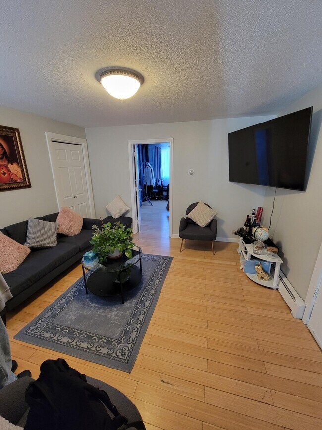 Building Photo - 121 Jersey St Rental