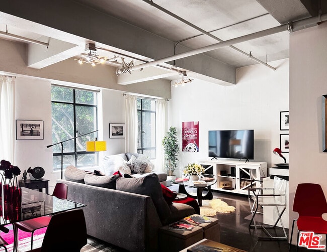 Building Photo - 849 S Broadway Unit 207 Rental