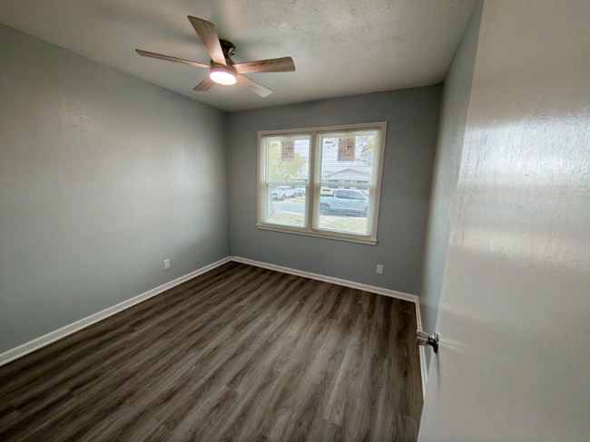 Photo - 202 Margaret Lee St