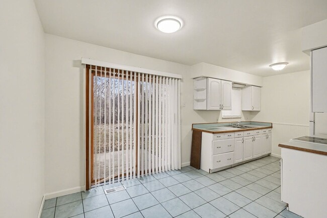 Photo - MOVE IN SPECIAL!!! - 1/2 OFF FIRST MONTH'S RENT