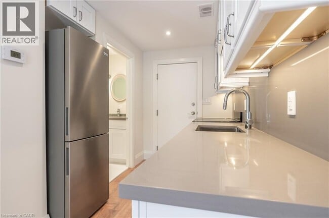 Photo - 91 WELLINGTON St Unit 3