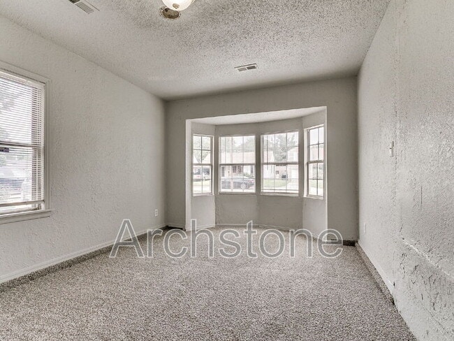Photo - 228 SW 46th St
