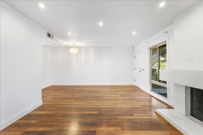 Photo - 3031 Flora Vista