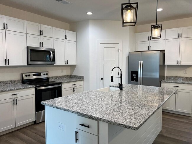 Photo - 24 Rocky Cir NE