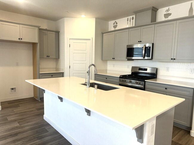 Photo - 2806 N Applegate Ave