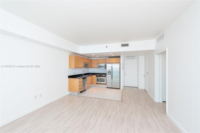 Photo - 950 Brickell Bay Dr