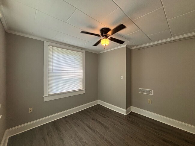 Photo - 202.5 N Virginia Ave