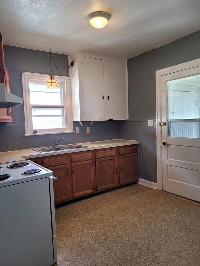 Photo - 421 W King St Unit B