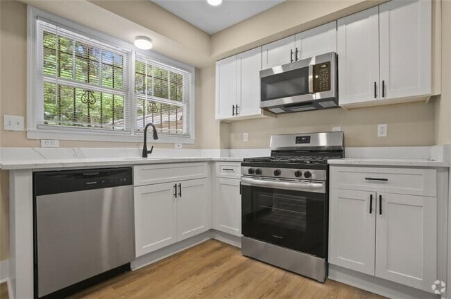 Building Photo - 556 Holly St NW Rental