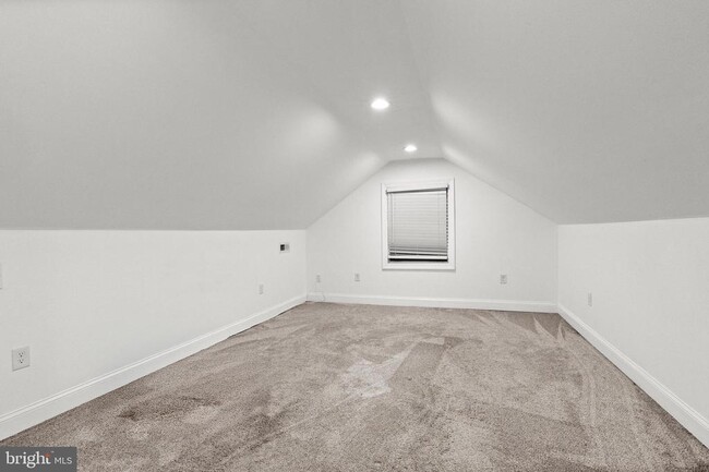 Photo - 7922 Babikow Rd