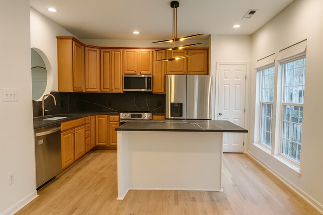 Photo - 250 W Bland St