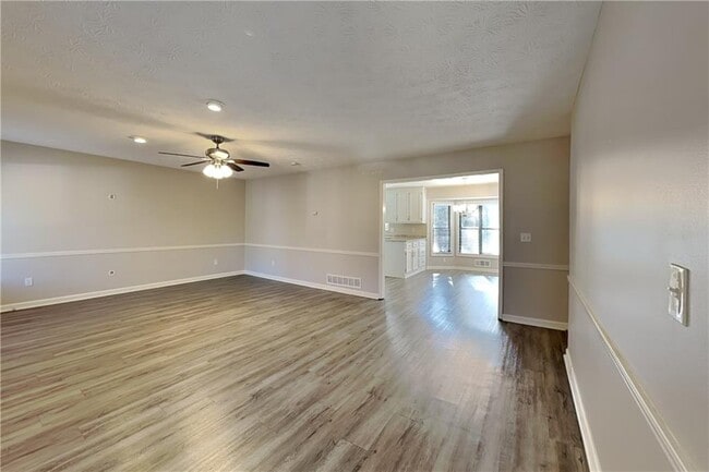 Photo - 208 Emerald Cove Ln