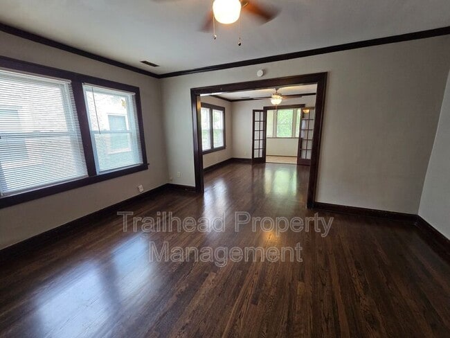 Photo - 1807 W 41st St