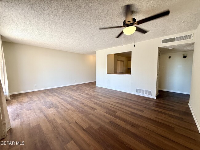 Photo - 2616 Pierce Ave