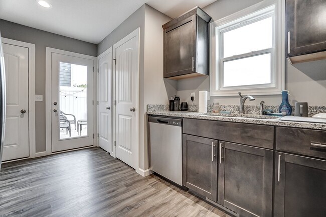 2 Story 2 Bedroom
