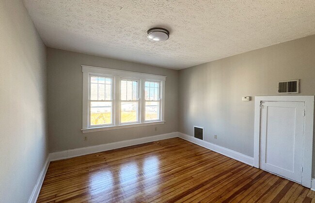 Photo - 2831-2833 Glendora Avenue Unit 2831-01