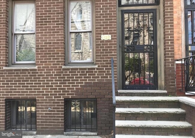 Building Photo - 1120 Jackson St Rental