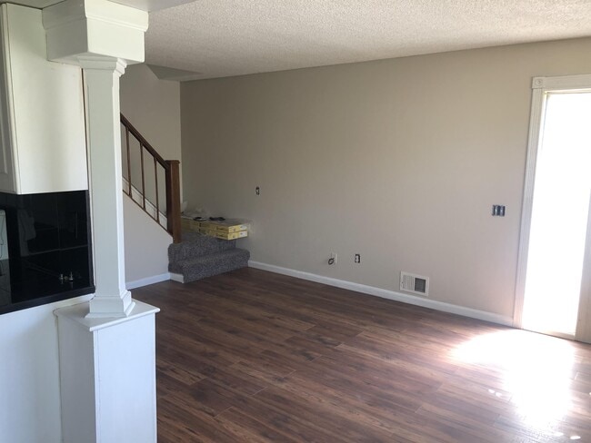 Photo - 3351 S Field St