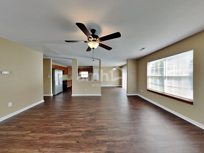 Photo - 977 Dorothy Dr