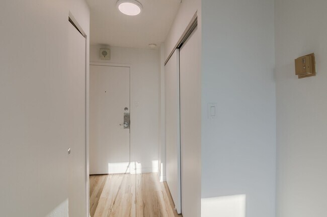 Photo - 1975 Maisonneuve Blvd W Unit 1002