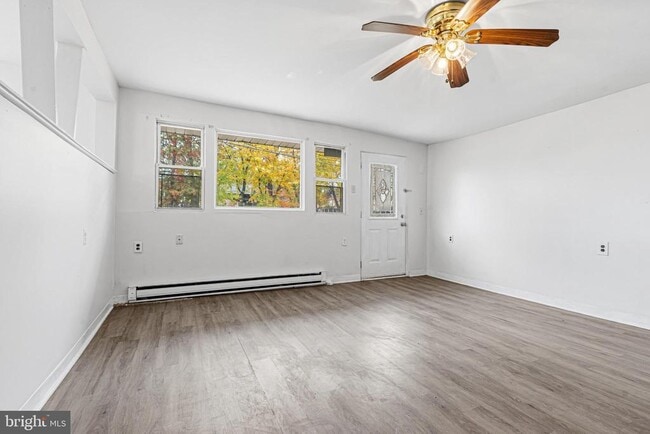 Photo - 1915 Rettman Ln