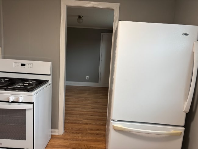 Photo - 337 Village St