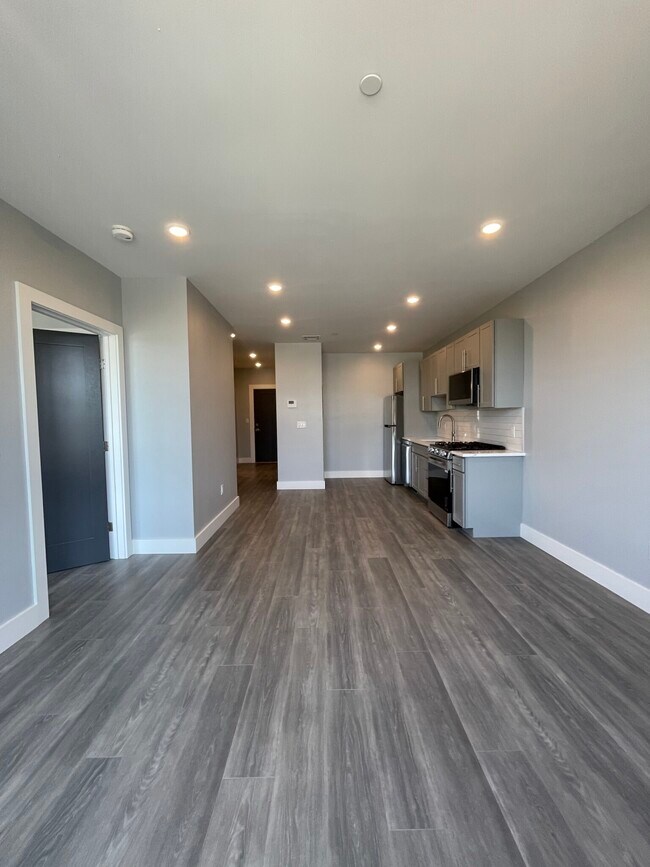 Building Photo - 365 Western Ave Unit 607 Rental