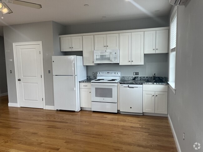 Building Photo - 2 French Ave Rental