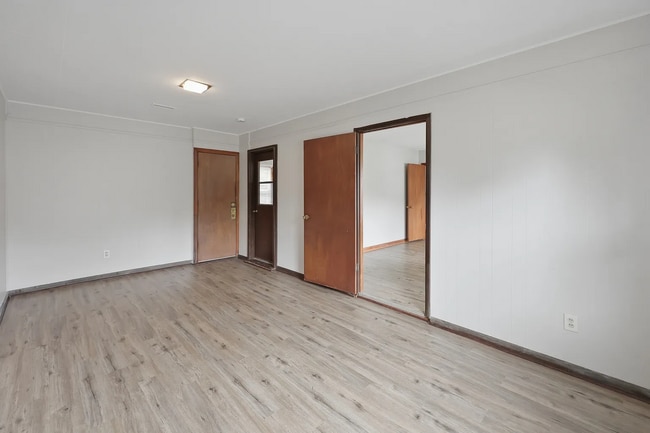 Photo - 4442 Millvale Dr SW