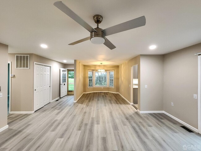 Photo - 3 John Adams Ct