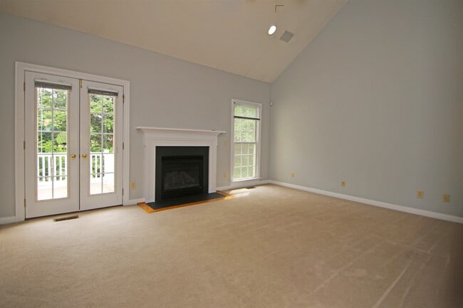 Photo - 155 Chelsea Cir