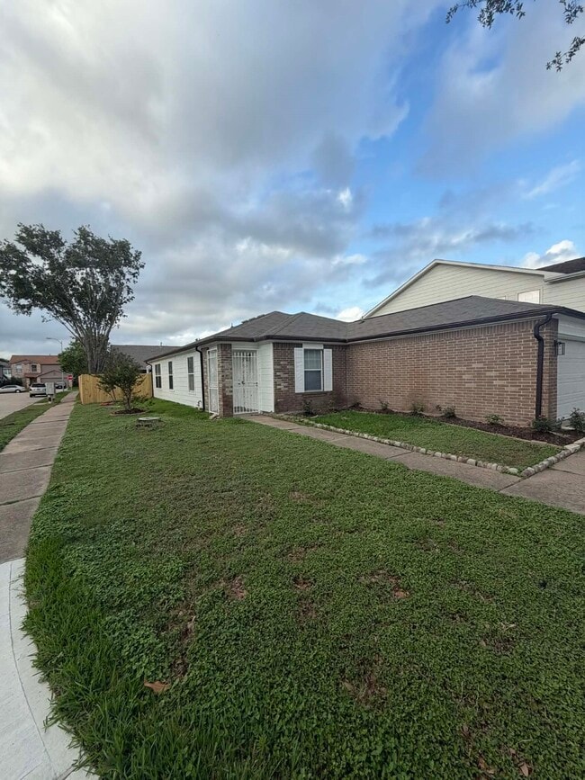 Building Photo - 13426 Sanderford Ln