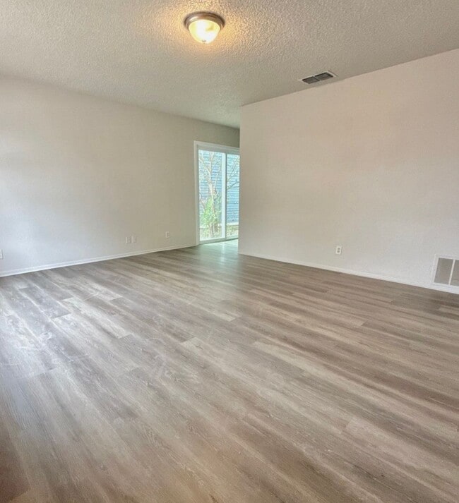 Photo - 4315 Lehman Dr