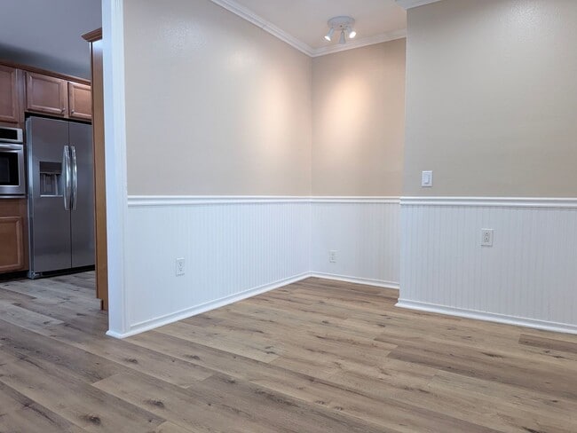 Photo - 3082 Thurin Ave