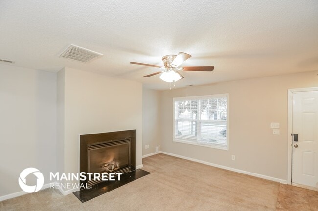 Photo - 808 Woodside Park Ln