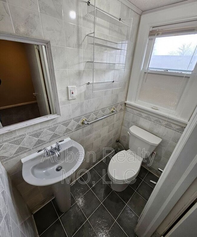 Photo - 7314 Euclid Ave E