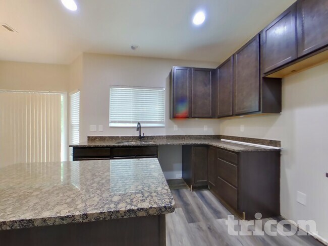 Photo - 10 Moonrise Crossing