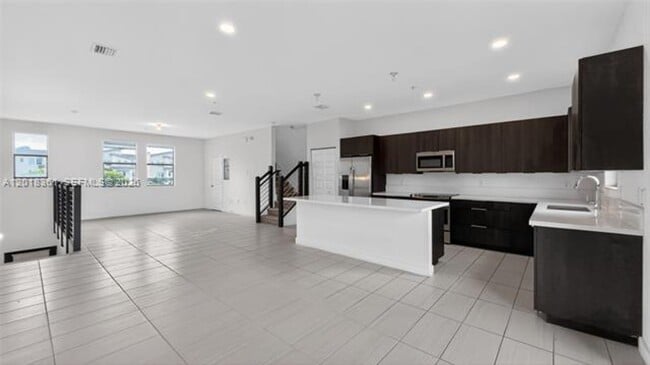 Photo - 10467 NW 82nd St Unit 10467 NW 82nd St # 10
