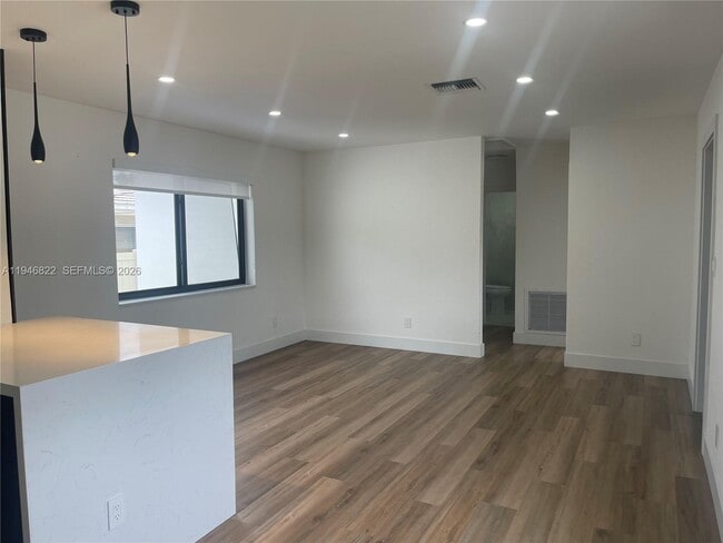 Photo - 1201 N 16th Ave