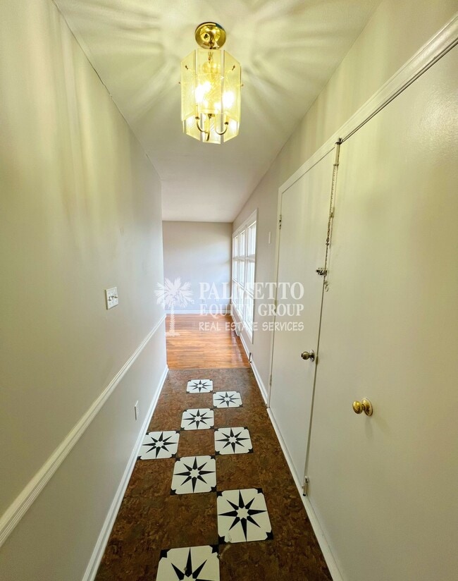 Photo - 2601 Dulaire Rd