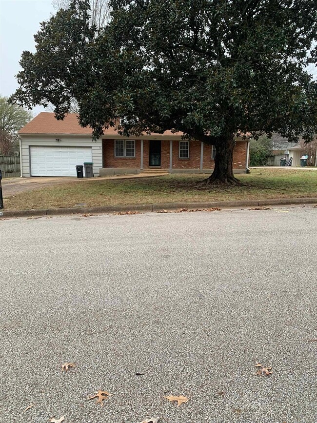 Photo - 2349 Ridgeland St