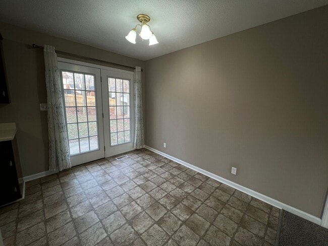 Photo - 474 Ginkgo Dr