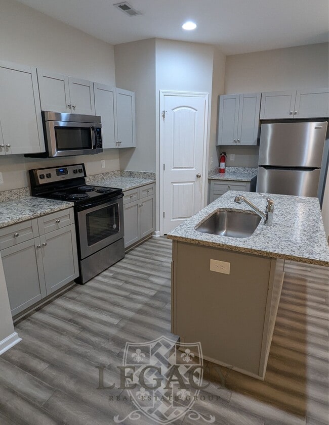 Photo - 740 Pippin Dr