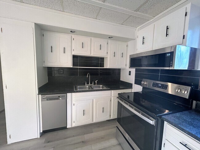 1420 Maricopa Dr Unit B