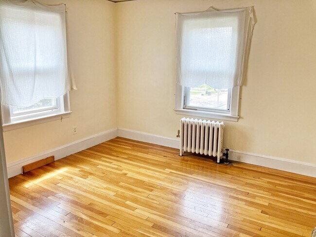 Photo - 115 Putnam St Unit 2