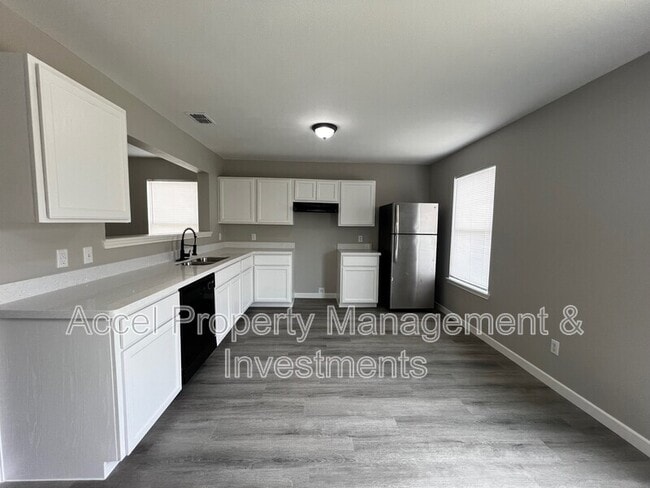 Photo - 2912 Ozark Ave