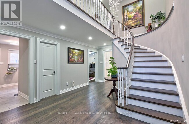 Photo - 48 Havagal Crescent