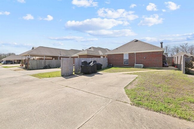 Photo - 1225 Westfield Ln